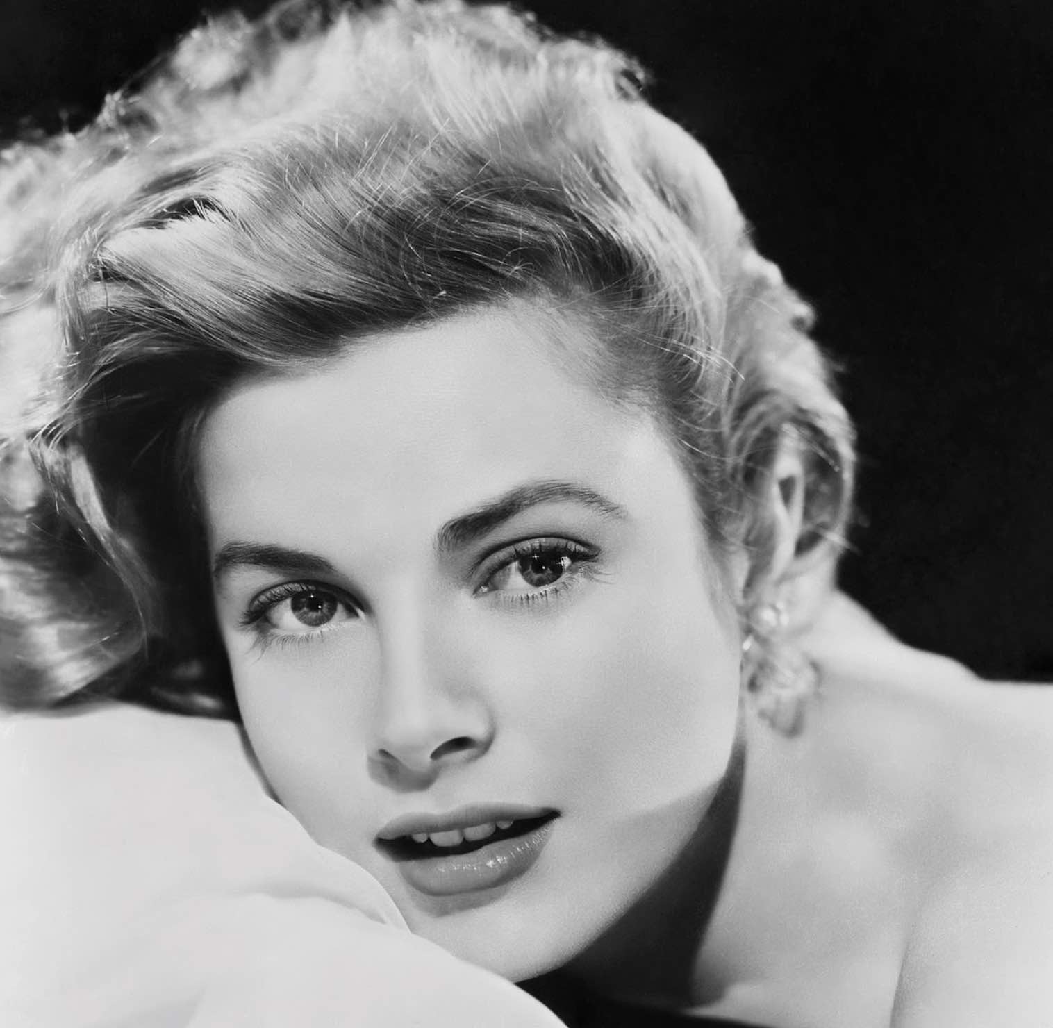 In 1956, a photo of Grace Kelly, (who had become the new Princess