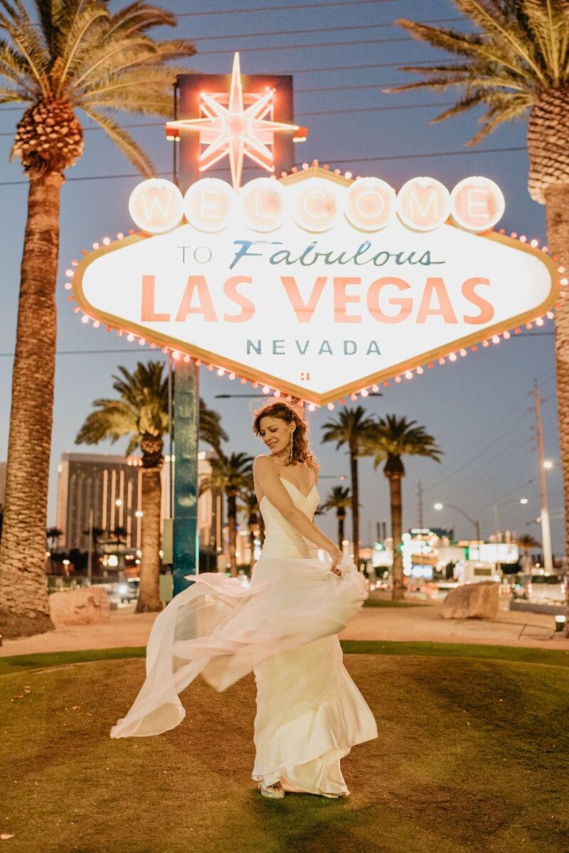 Las Vegas Wedding Engagement Gift Box - Las Vegas Wedding Planner // Las  Vegas Weddings
