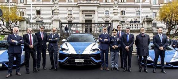 Italian Police: Lamborghini's Urus Performante at the forefront